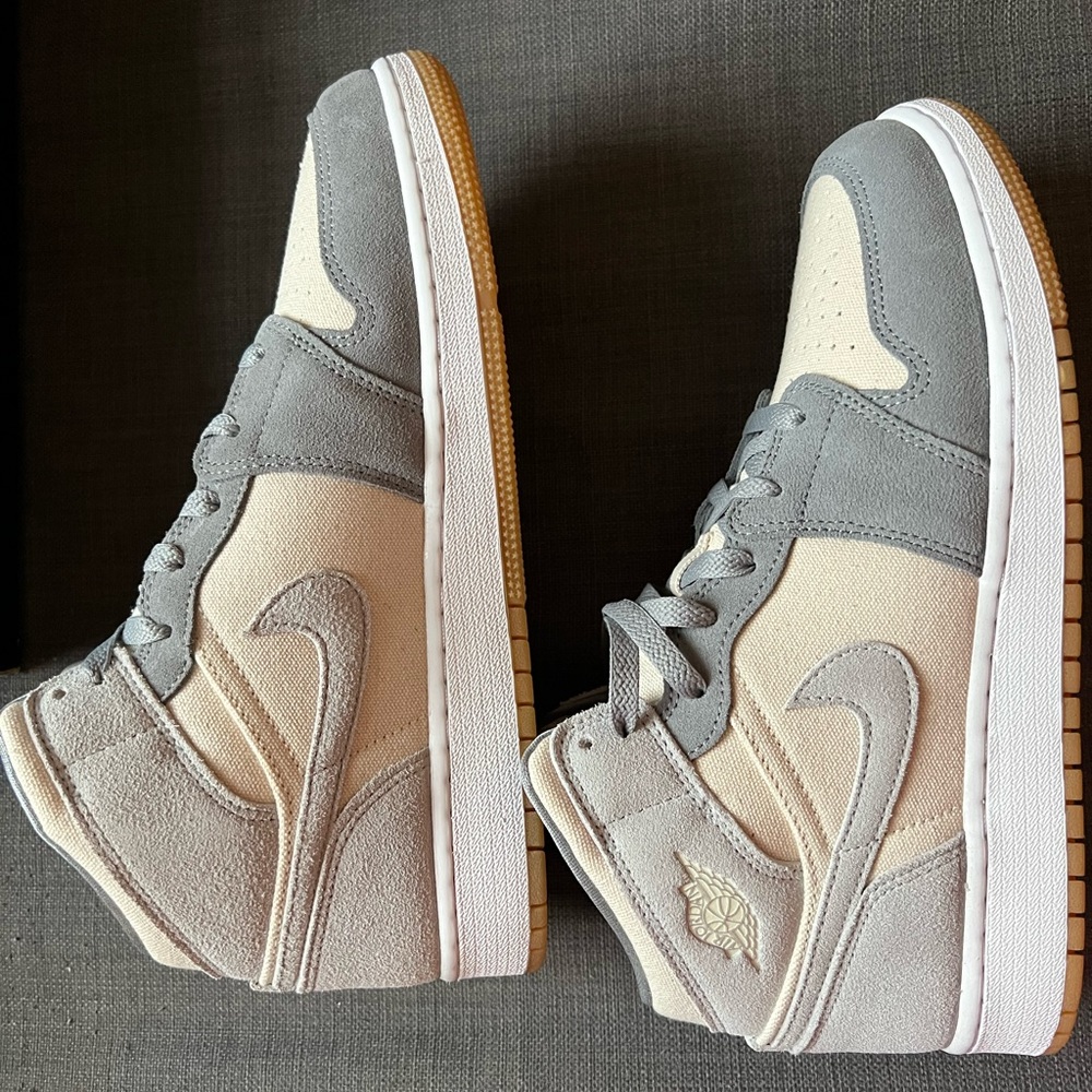 Air Jordan Mid SE